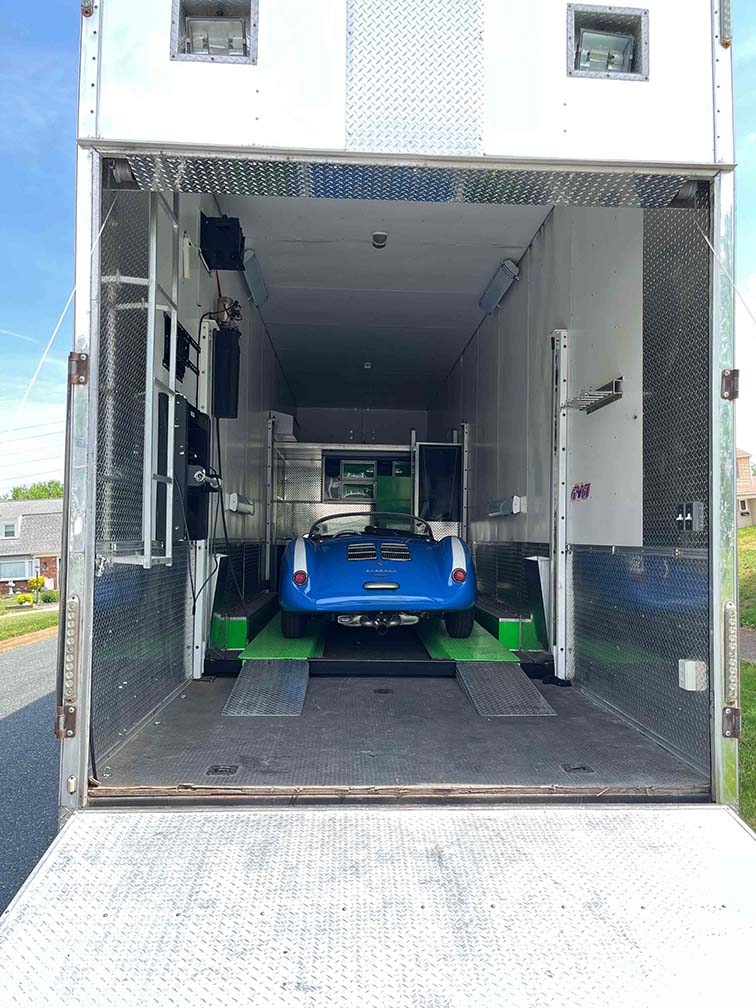 Porsche 550 going in